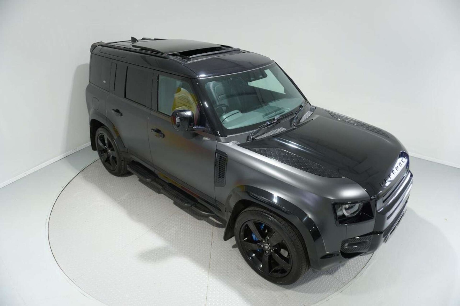 Used Land Rover Defender 2022 for sale - 77113516: Photo 3