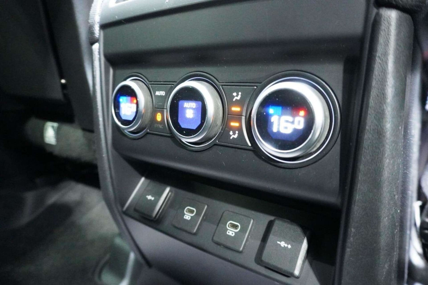 Used Land Rover Defender 2022 for sale - 77113516: Photo 72