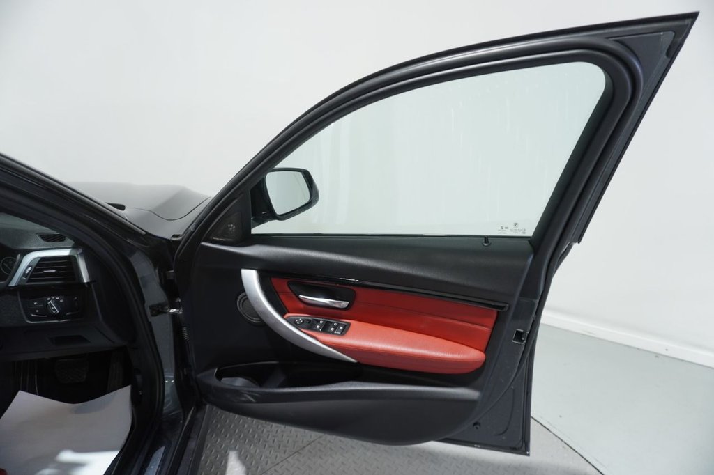 Used BMW 3 Series 2017 for sale - 76820340: Photo 26