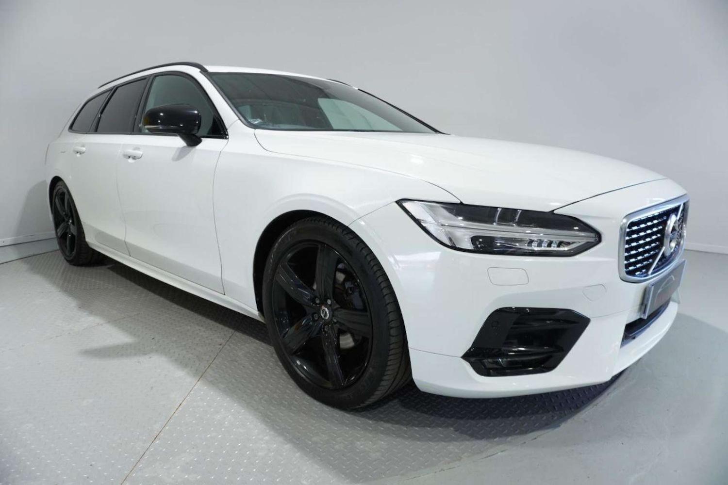 Used Volvo V90 2020 for sale - 77061684: Photo 2