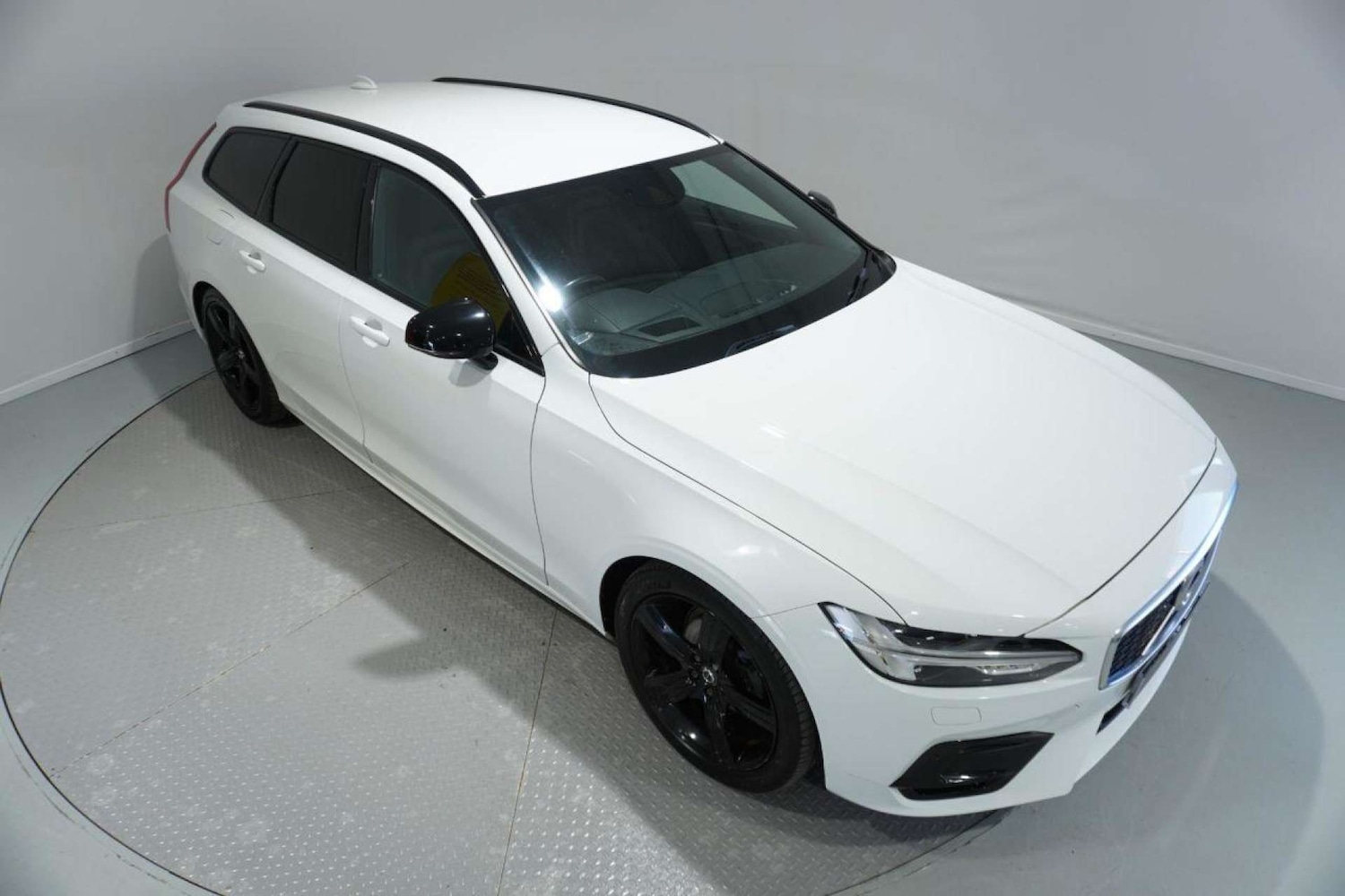 Used Volvo V90 2020 for sale - 77061684: Photo 3