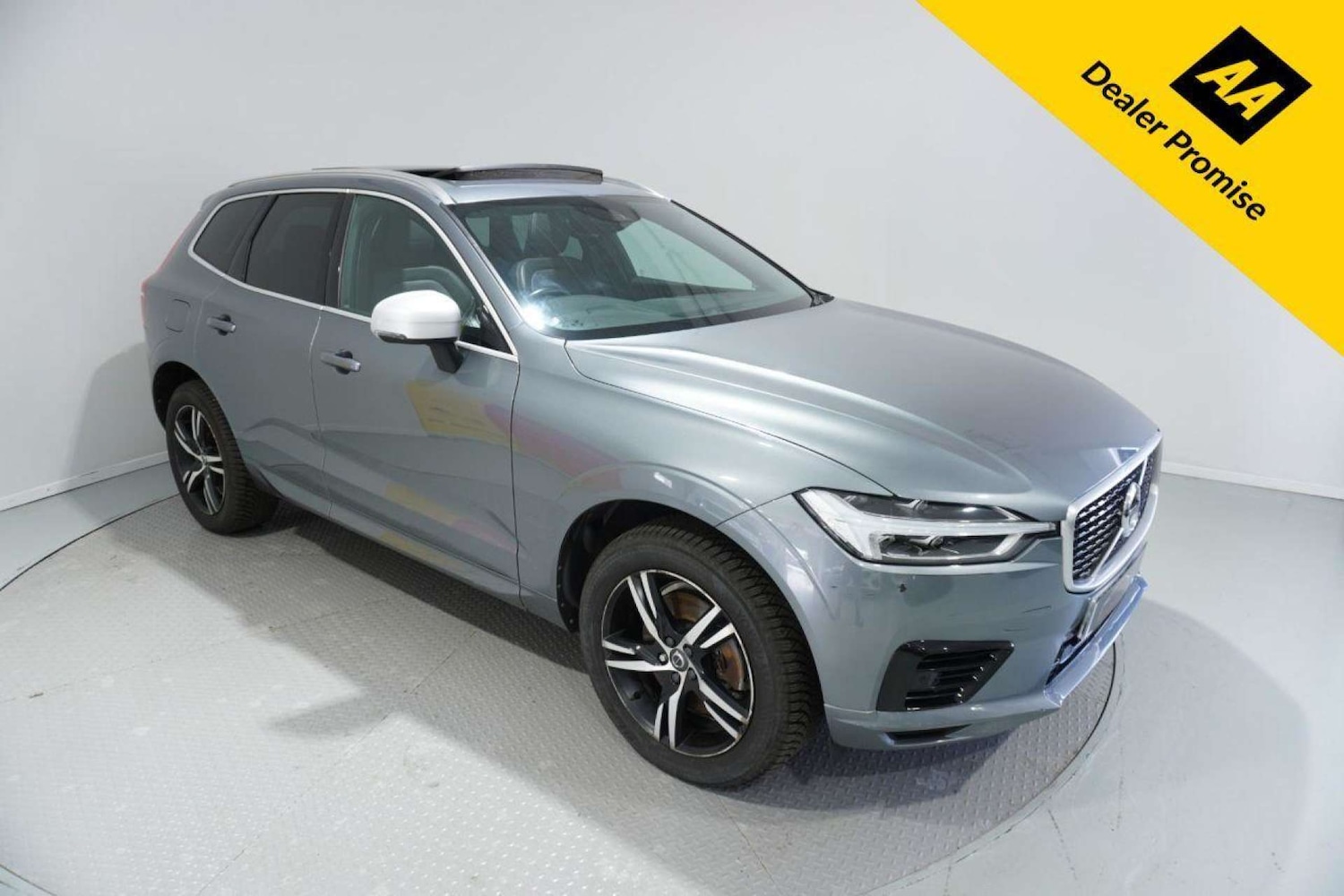 Used Volvo XC60 2018 for sale - 77061687: Photo 1