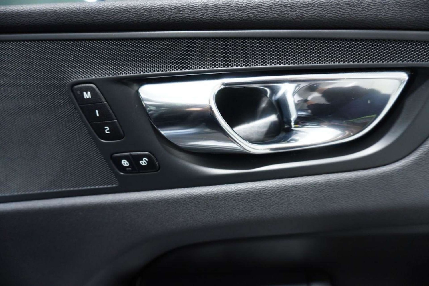 Used Volvo XC60 2018 for sale - 77061687: Photo 36