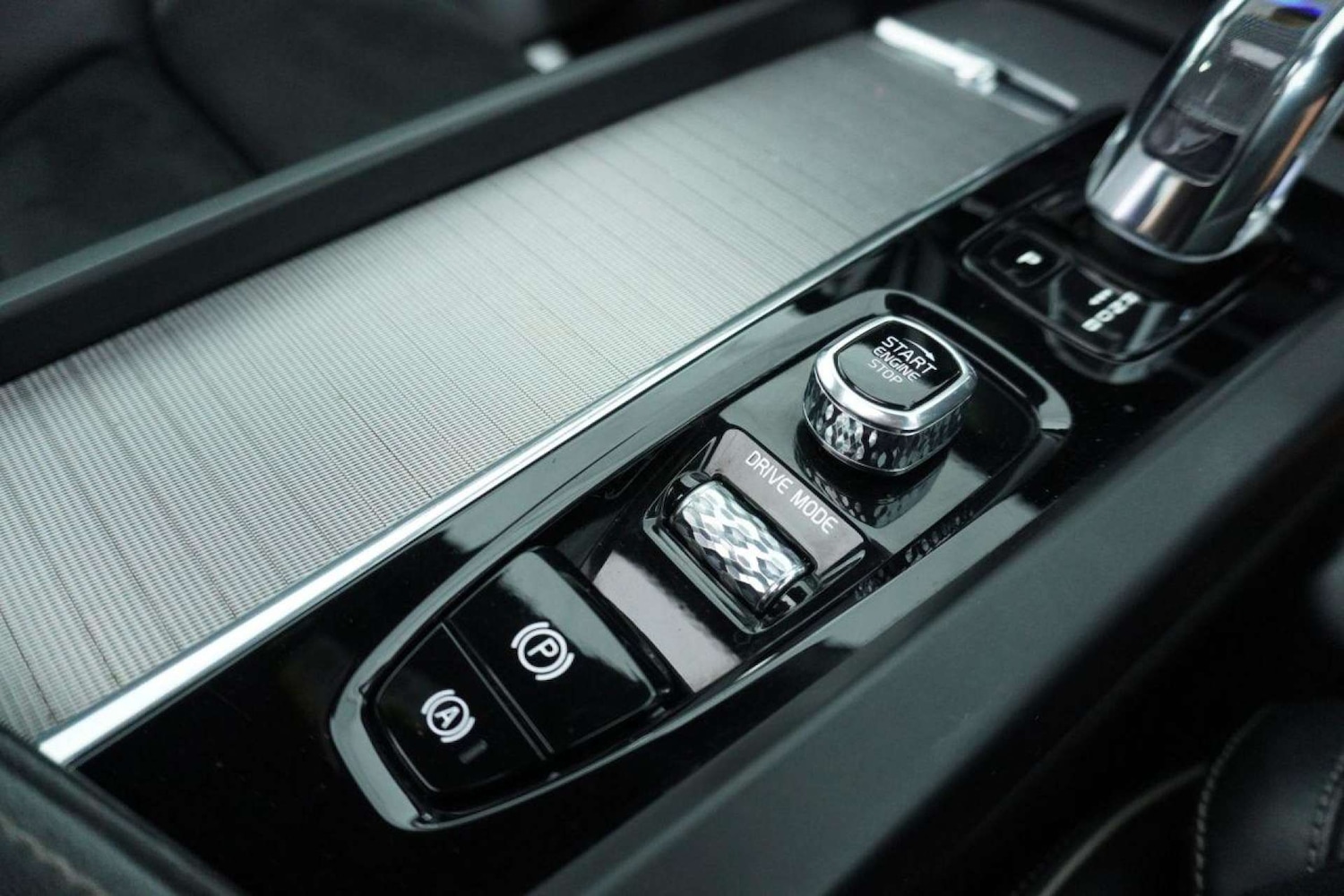 Used Volvo XC60 2018 for sale - 77061687: Photo 42