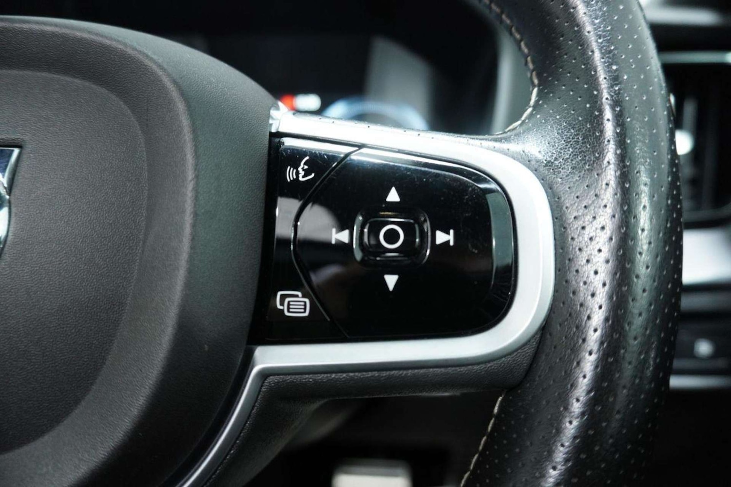 Used Volvo XC60 2018 for sale - 77061687: Photo 45