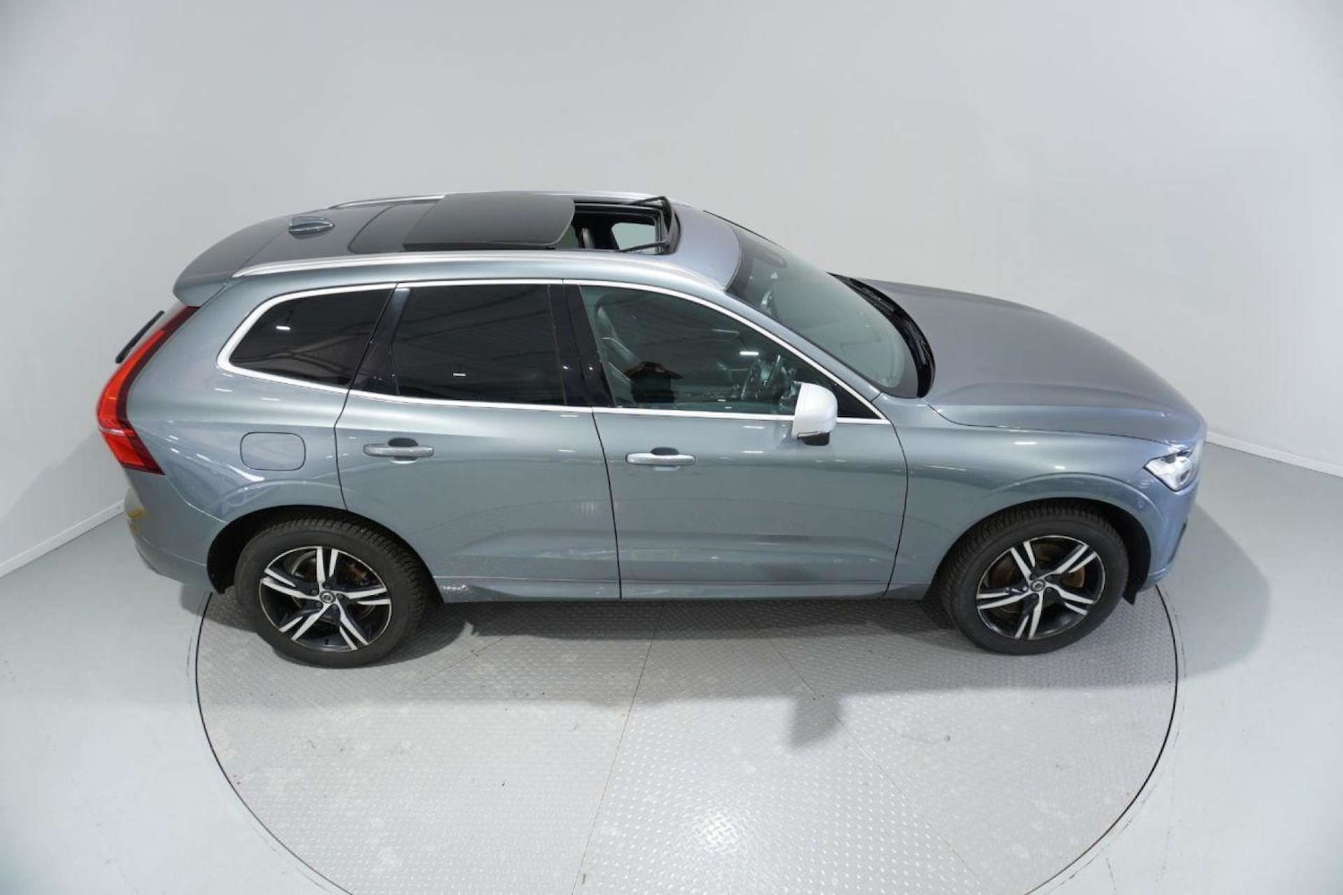 Used Volvo XC60 2018 for sale - 77061687: Photo 5