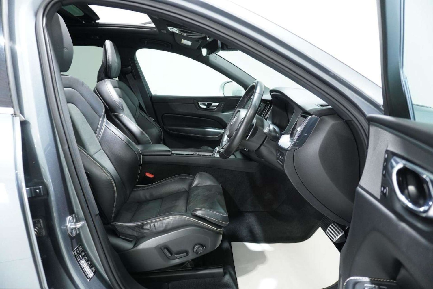 Used Volvo XC60 2018 for sale - 77061687: Photo 9