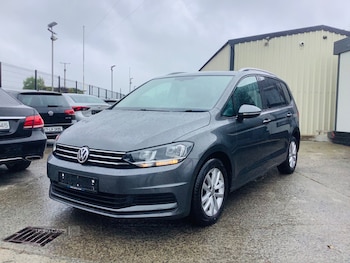 Used Volkswagen Touran 2017 for sale - 78609846: Photo