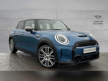 Used MINI Hatch 2023 for sale - 78052107: Photo