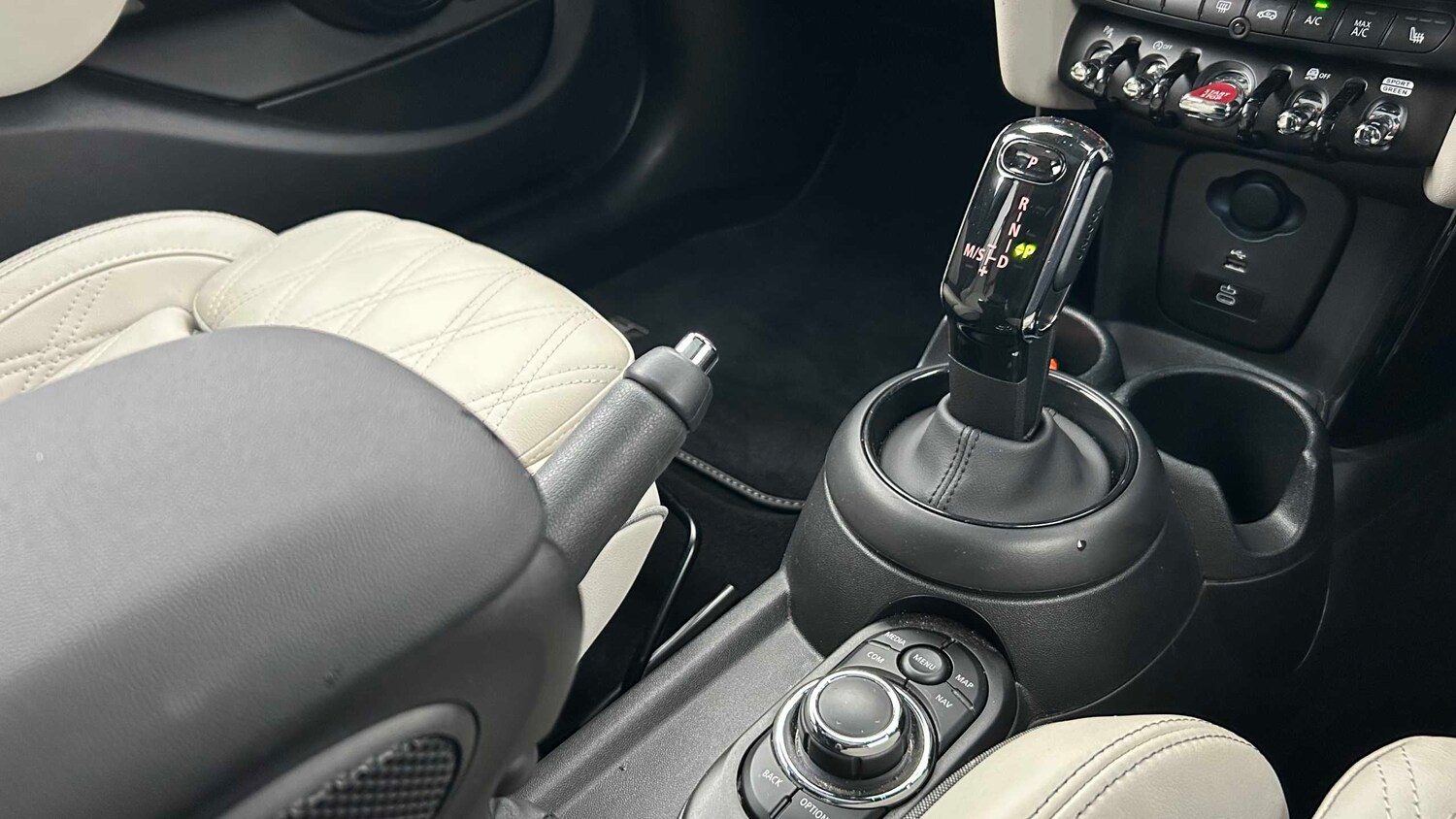 Used MINI Hatch 2023 for sale - 78052107: Photo 32