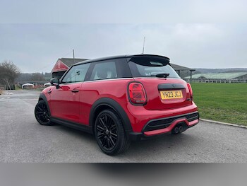 Used MINI Hatch 2023 for sale - 77810747: Photo