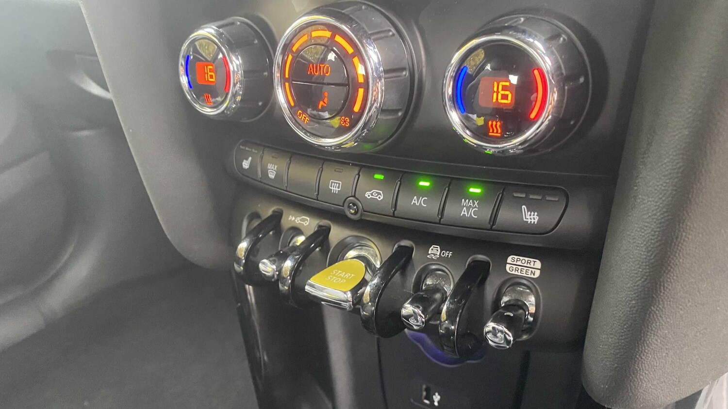 Used MINI Hatch 2022 for sale - 76170120: Photo 26