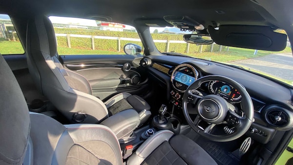 Used MINI Hatch 2023 for sale - 76242446: Photo 19