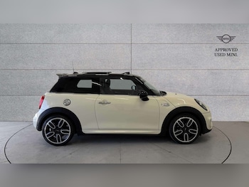 Used MINI Hatch 2019 for sale - 78732116: Photo