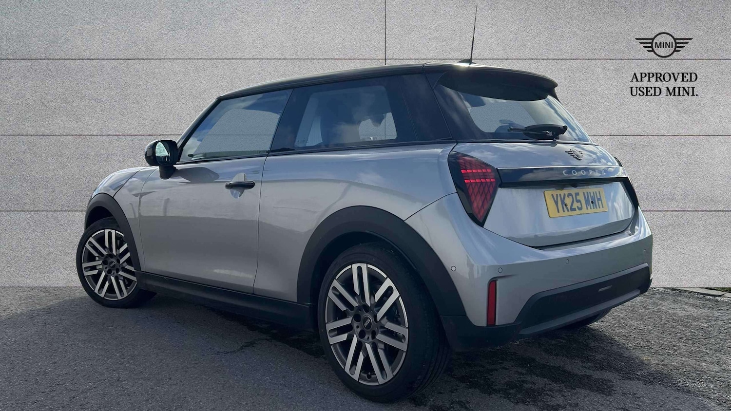 Used MINI Cooper 2025 for sale - 77589220: Photo 2