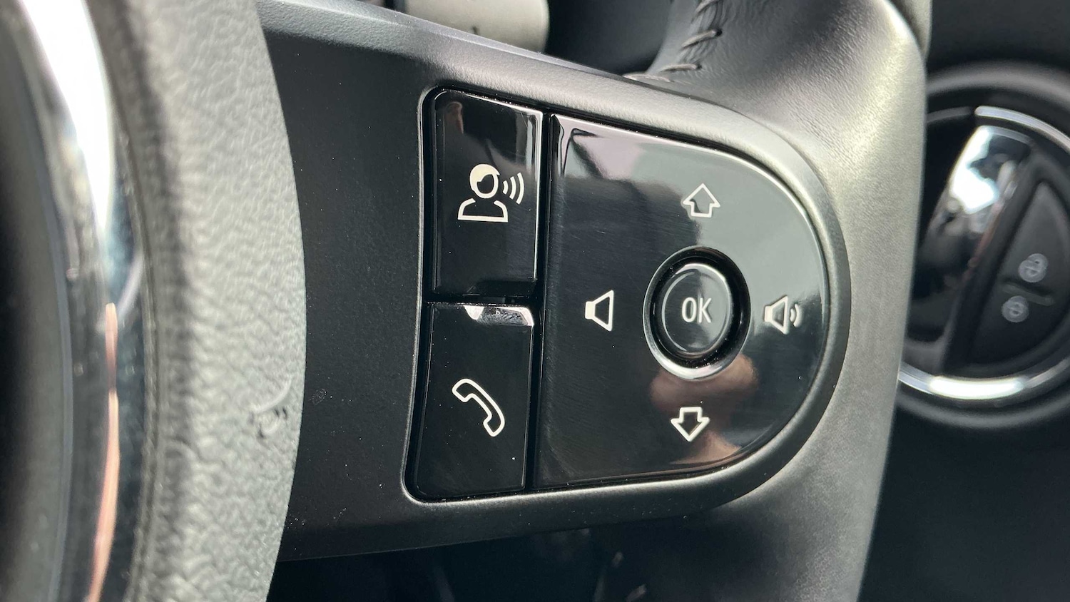 Used MINI Convertible 2022 for sale - 76442454: Photo 21