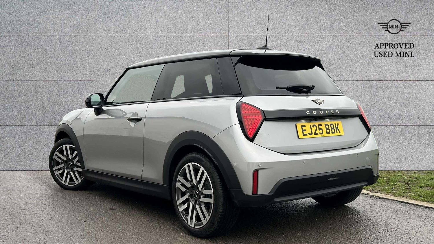 Used MINI Cooper 2025 for sale - 77414873: Photo 2