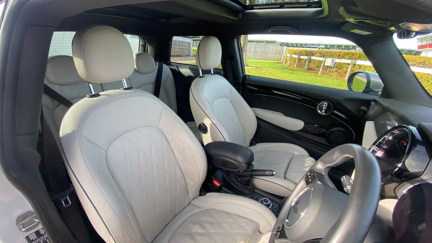 Used MINI Hatch 2024 for sale - 76390588: Photo 15