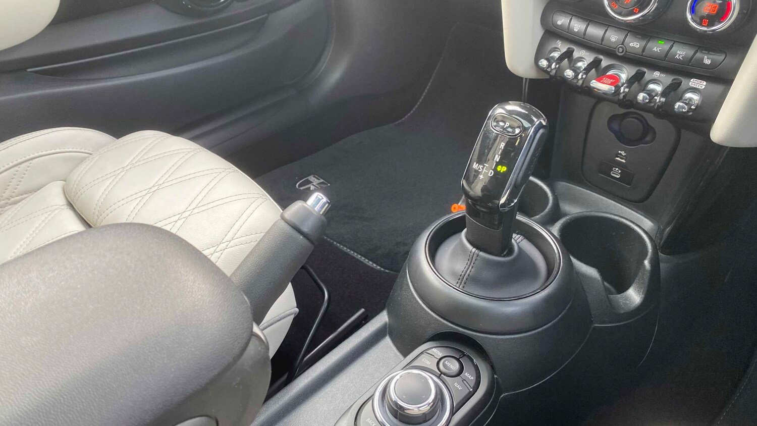 Used MINI Hatch 2024 for sale - 76390588: Photo 32