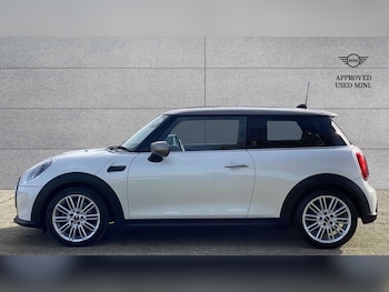 Used MINI Hatch 2024 for sale - 76390588: Photo