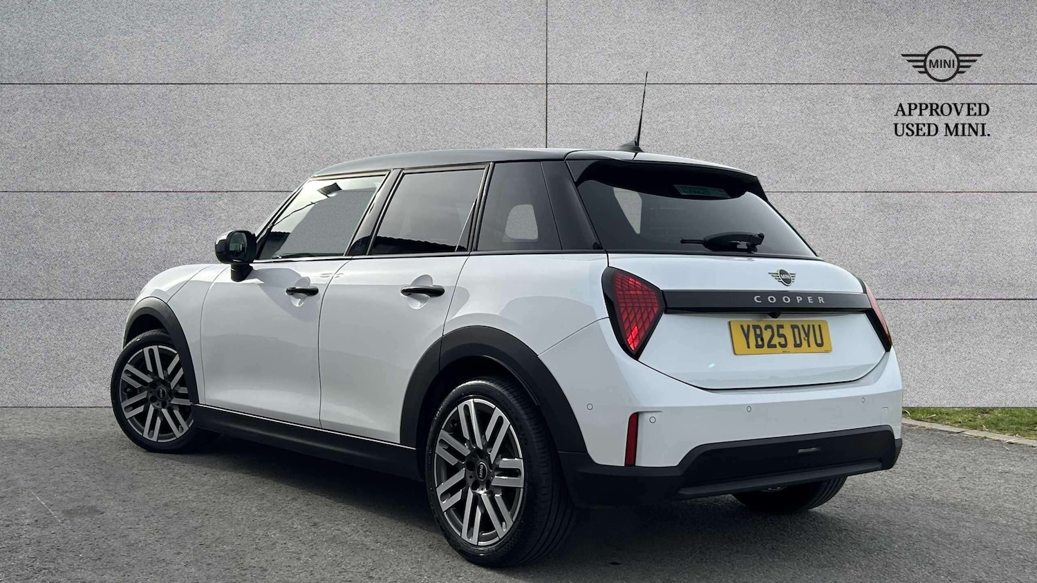 Used MINI Cooper 2025 for sale - 78209181: Photo 3