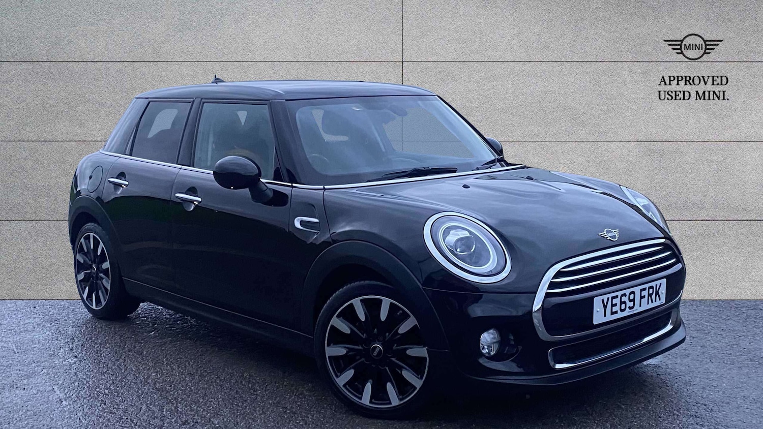 Used MINI Hatch 2019 for sale - 76774148: Photo 1