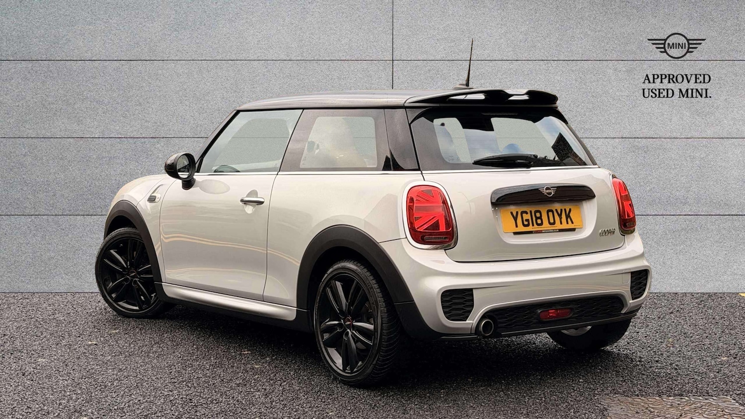 Used MINI Hatch 2018 for sale - 76524037: Photo 2