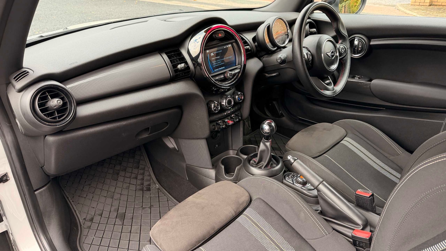 Used MINI Hatch 2018 for sale - 76524037: Photo 20