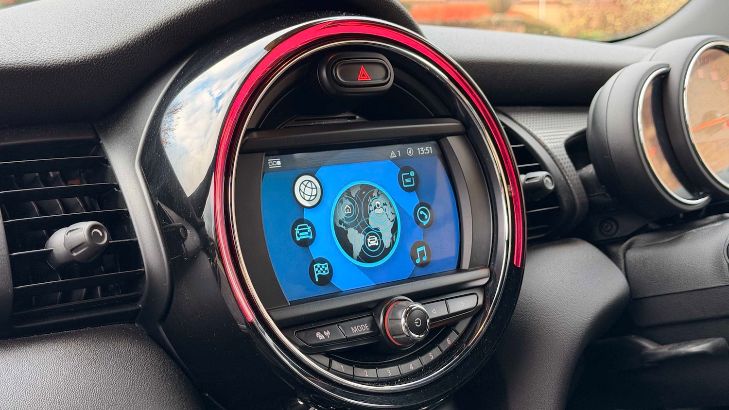 Used MINI Hatch 2018 for sale - 76524037: Photo 22