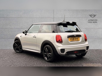 Used MINI Hatch 2018 for sale - 76524037: Photo