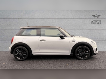 Used MINI Hatch 2018 for sale - 76524037: Photo