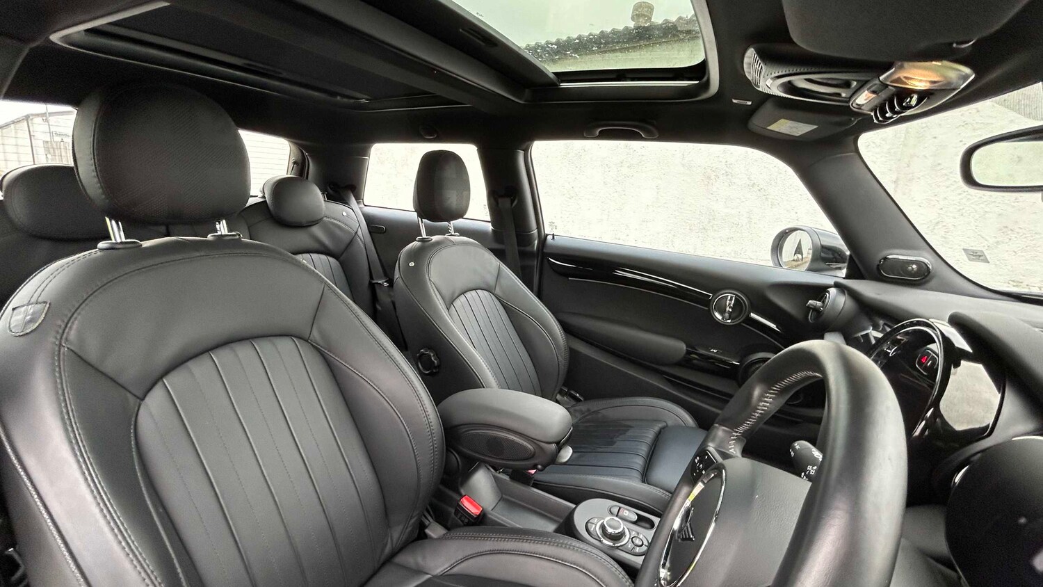 Used MINI Hatch 2022 for sale - 77996114: Photo 12