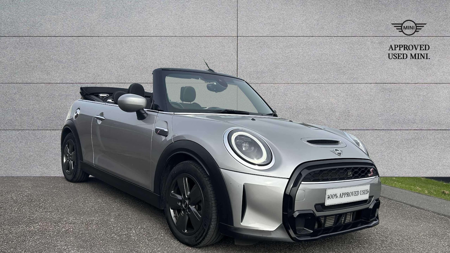 Used MINI Convertible 2023 for sale - 77995880: Photo 2