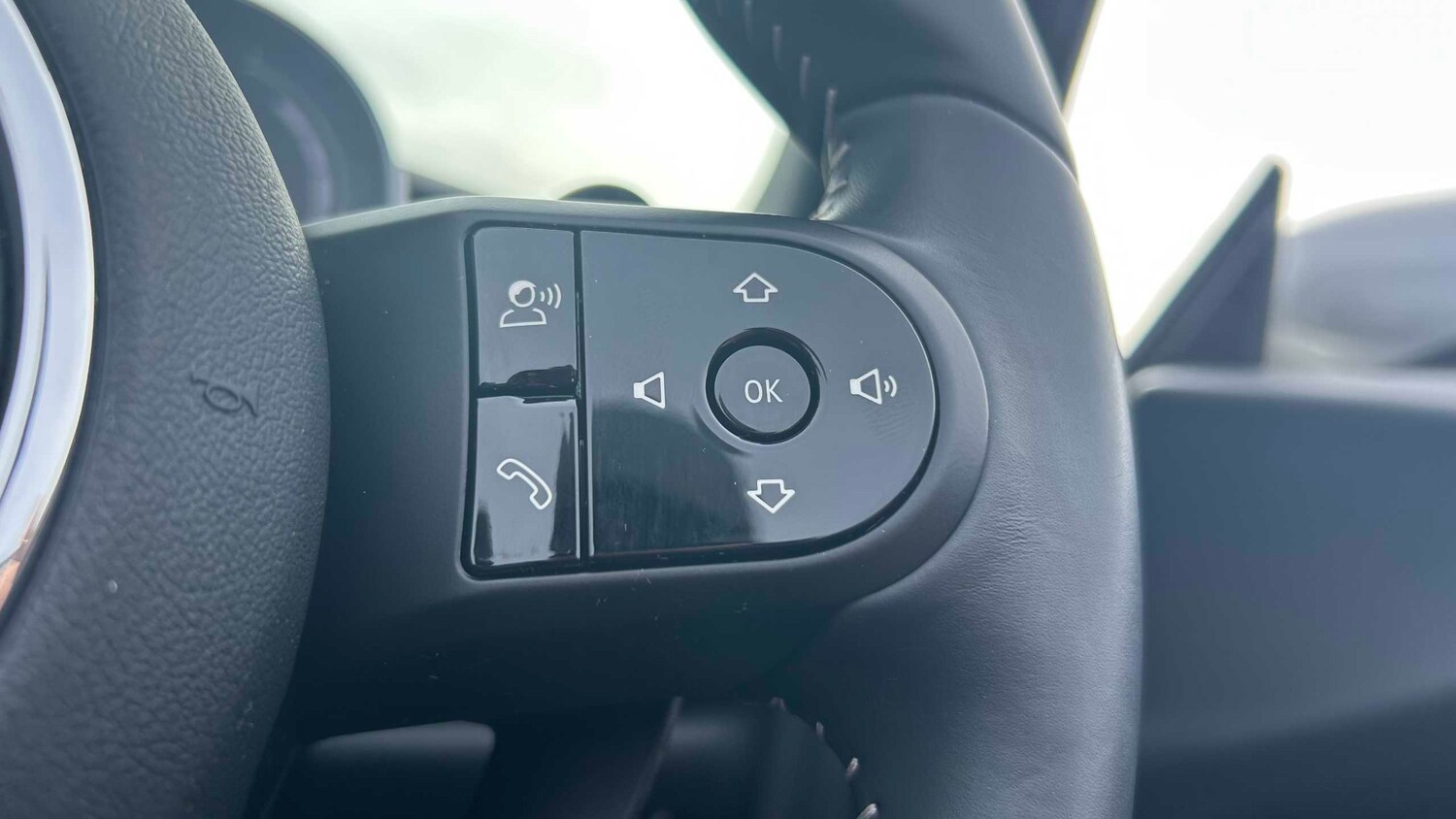 Used MINI Convertible 2023 for sale - 77995880: Photo 35