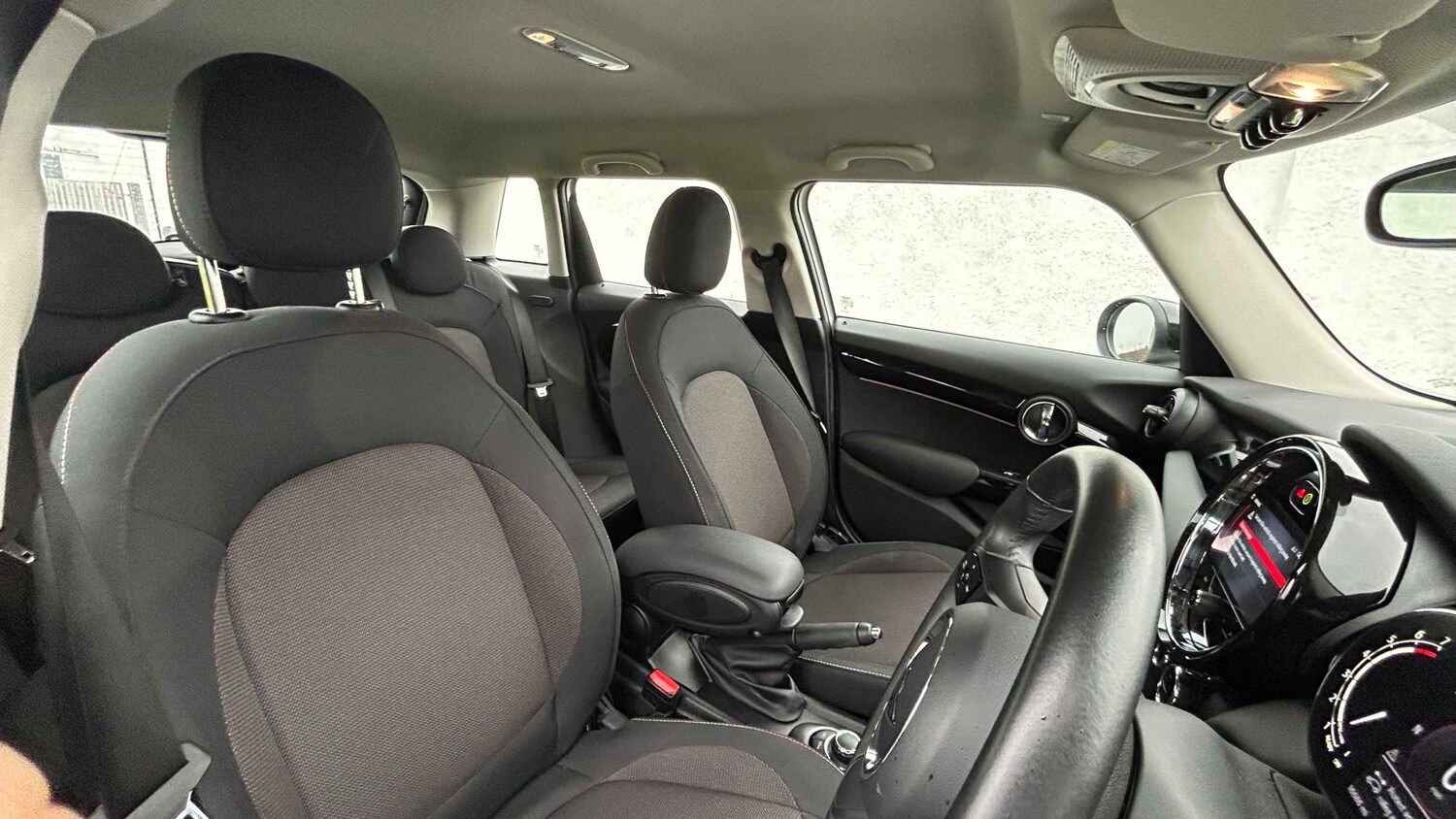 Used MINI Hatch 2024 for sale - 78010523: Photo 11