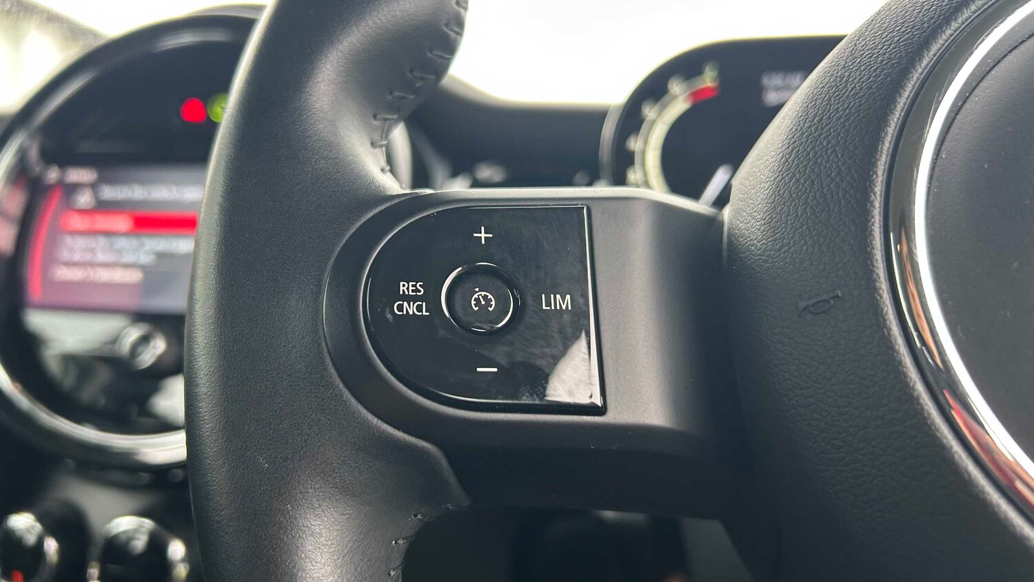 Used MINI Hatch 2024 for sale - 78010523: Photo 31