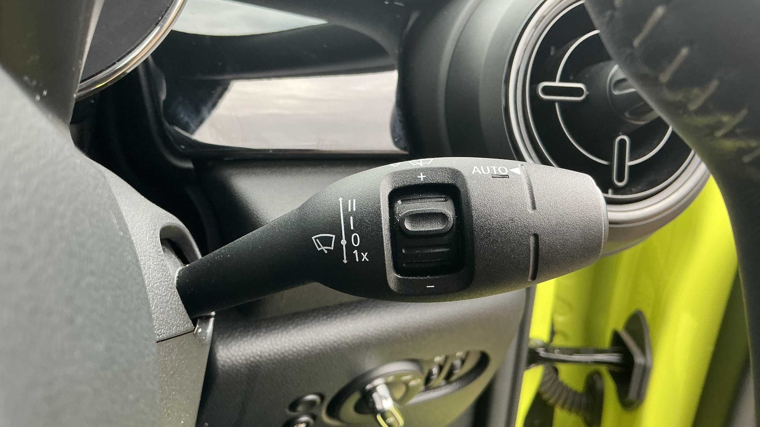 Used MINI Convertible 2023 for sale - 76610617: Photo 30