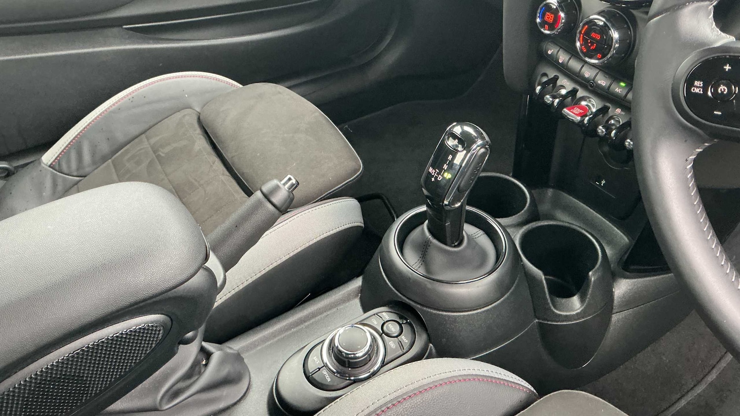 Used MINI Convertible 2023 for sale - 76610617: Photo 33