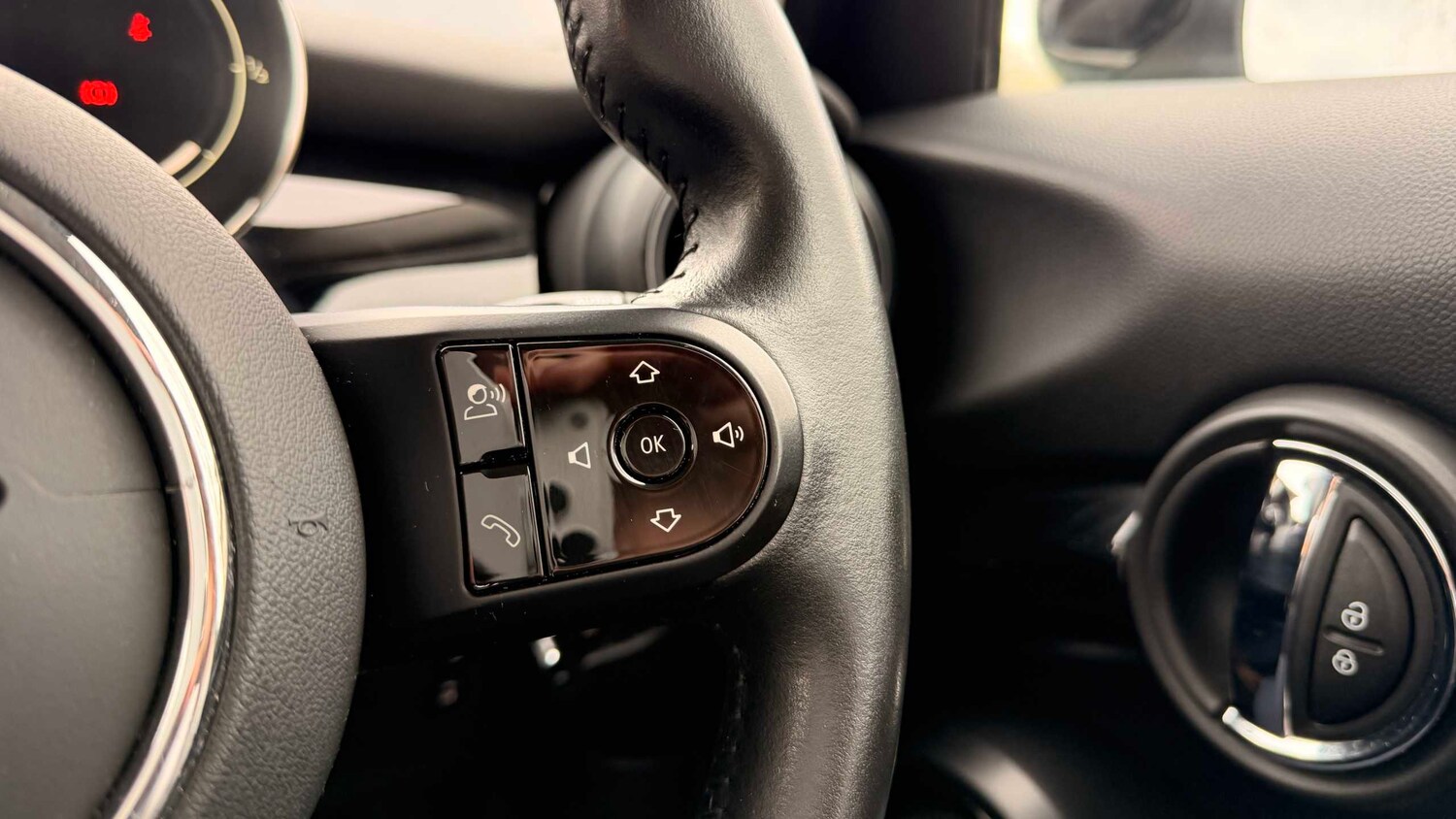 Used MINI Hatch 2021 for sale - 78137569: Photo 32