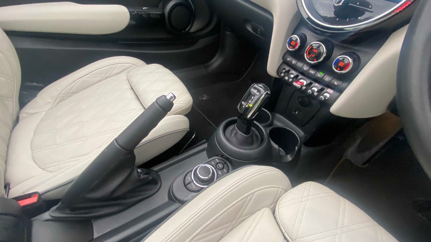 Used MINI Convertible 2022 for sale - 77076662: Photo 23