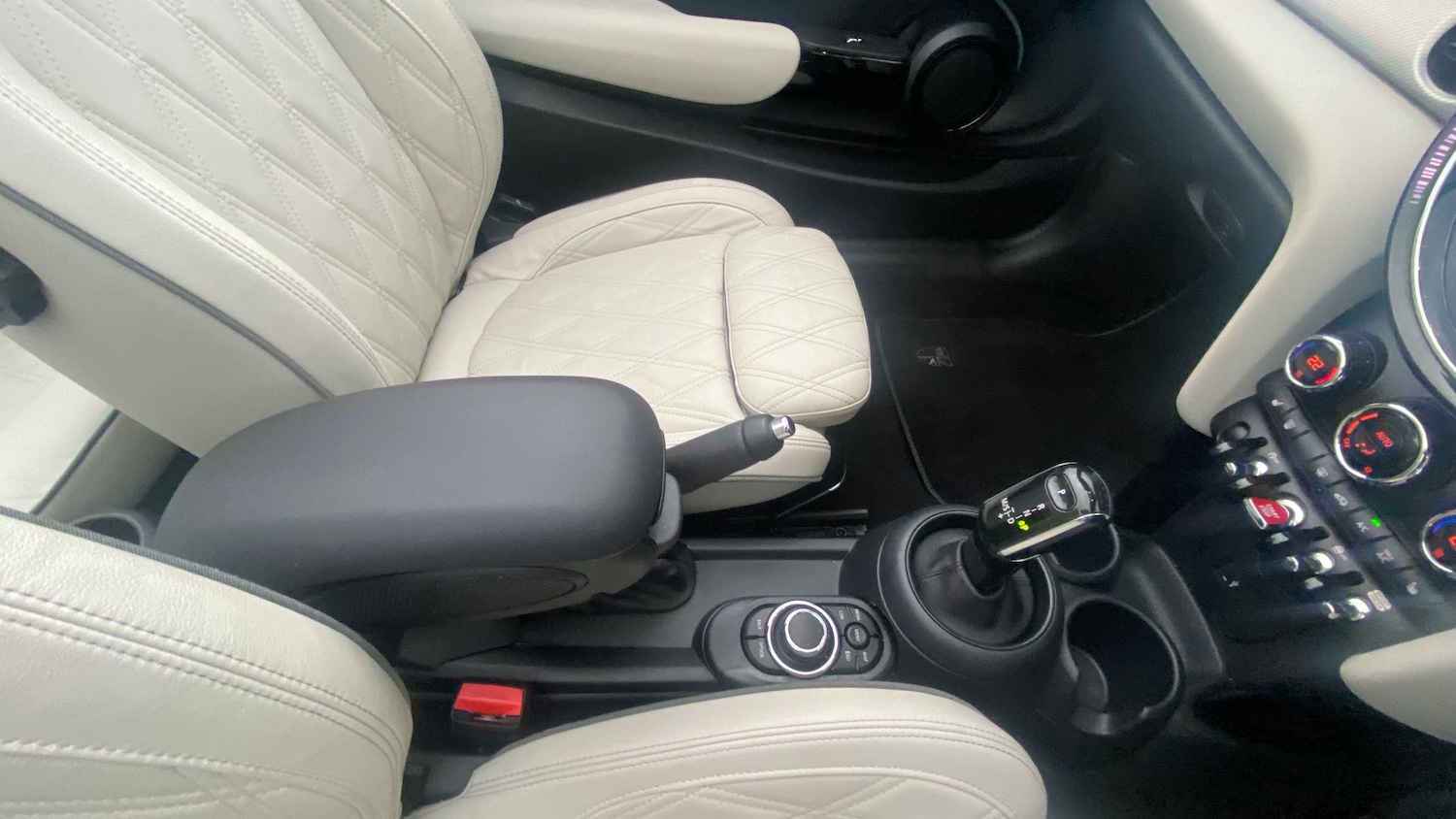 Used MINI Convertible 2022 for sale - 77076662: Photo 24