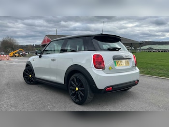 Used MINI Hatch 2020 for sale - 77827245: Photo