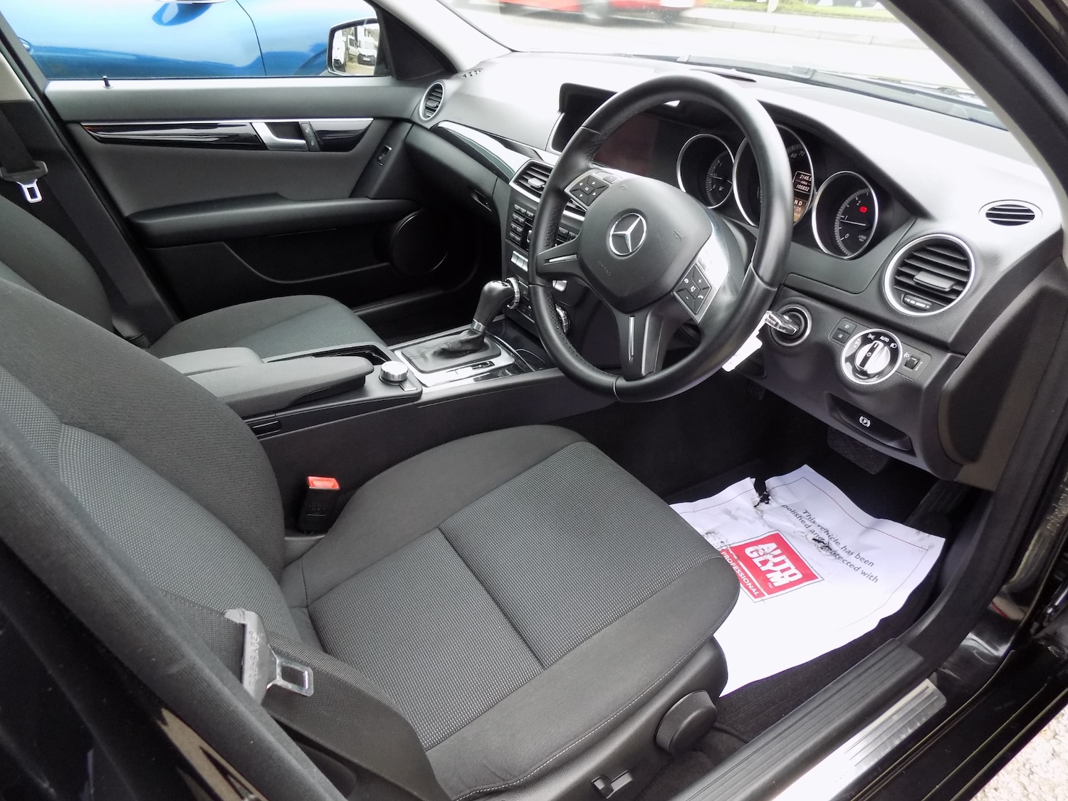 Used Mercedes-Benz C Class 2011 for sale - 77435852: Photo 6