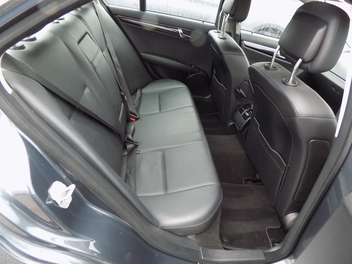 Used Mercedes-Benz C Class 2010 for sale - 77592922: Photo 6