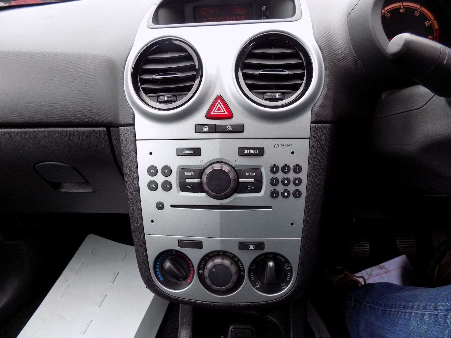 Used Vauxhall Corsa 2014 for sale - 77435352: Photo 9