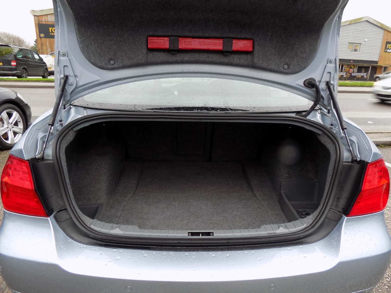 Used BMW 3 Series 2010 for sale - 76531145: Photo 5