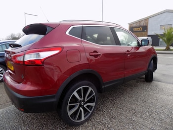 Used Nissan Qashqai 2014 for sale - 77025700: Photo