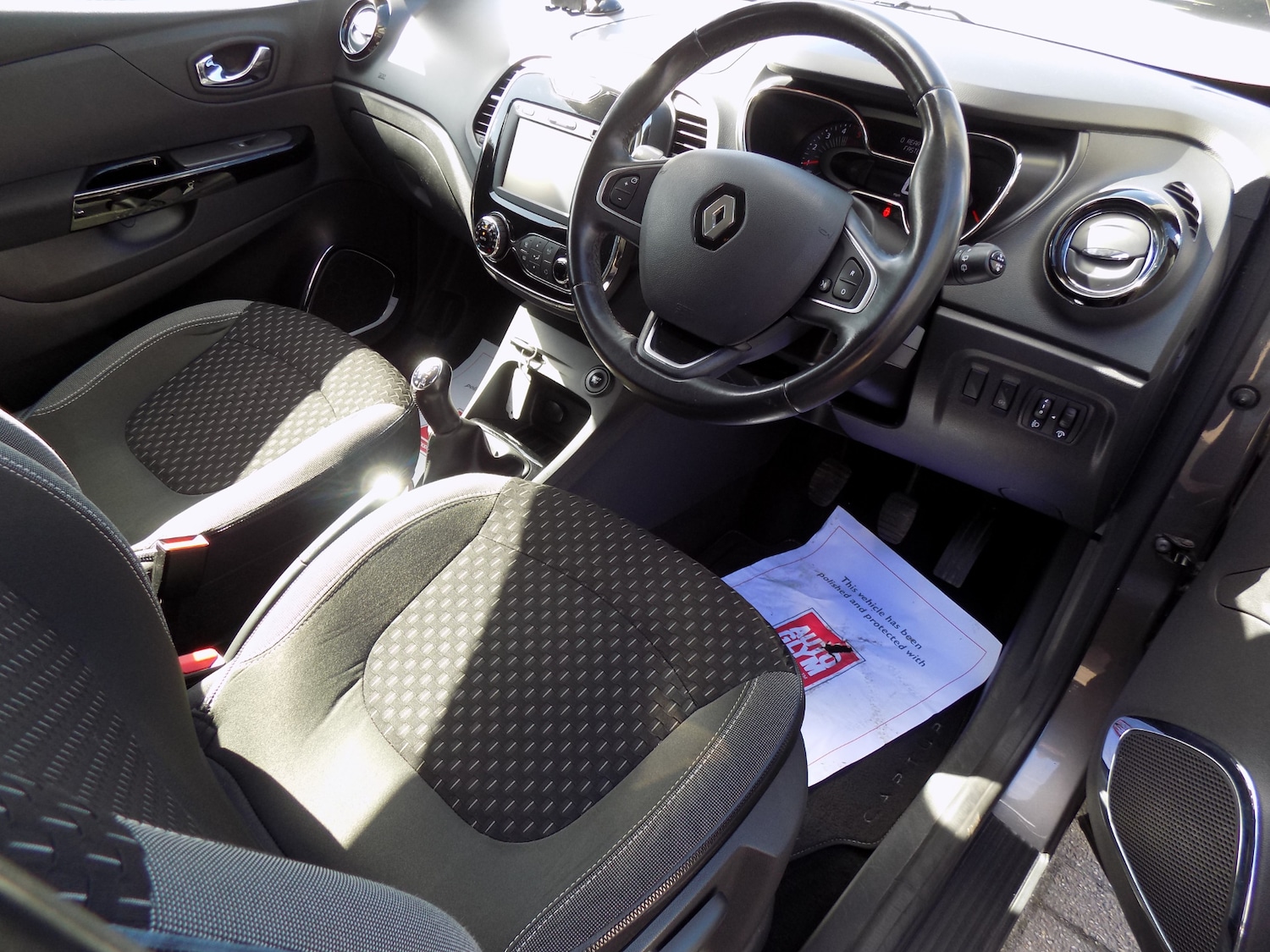 Used Renault Captur 2016 for sale - 77998793: Photo 8