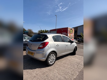 Used Vauxhall Corsa 2015 for sale - 79616912: Photo