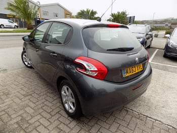 Used Peugeot 208 2013 for sale - 79672853: Photo